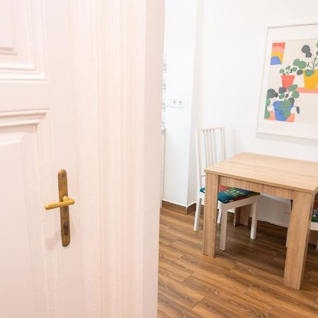 Cozy & Quiet Apartment Near Kiraly Street Free Parking, Ac, Perfect For 4 Guests! Budapest Exterior photo