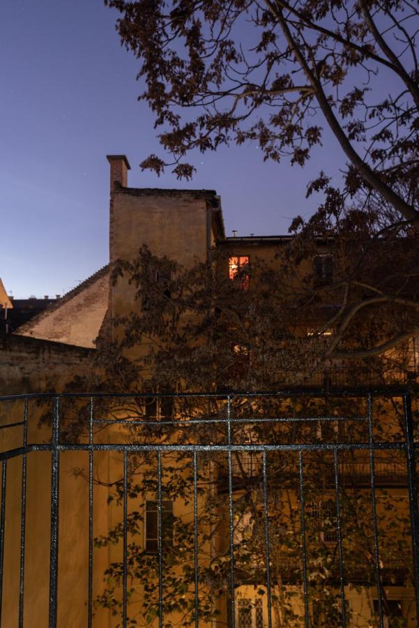 Cozy & Quiet Apartment Near Kiraly Street Free Parking, Ac, Perfect For 4 Guests! Budapest Exterior photo