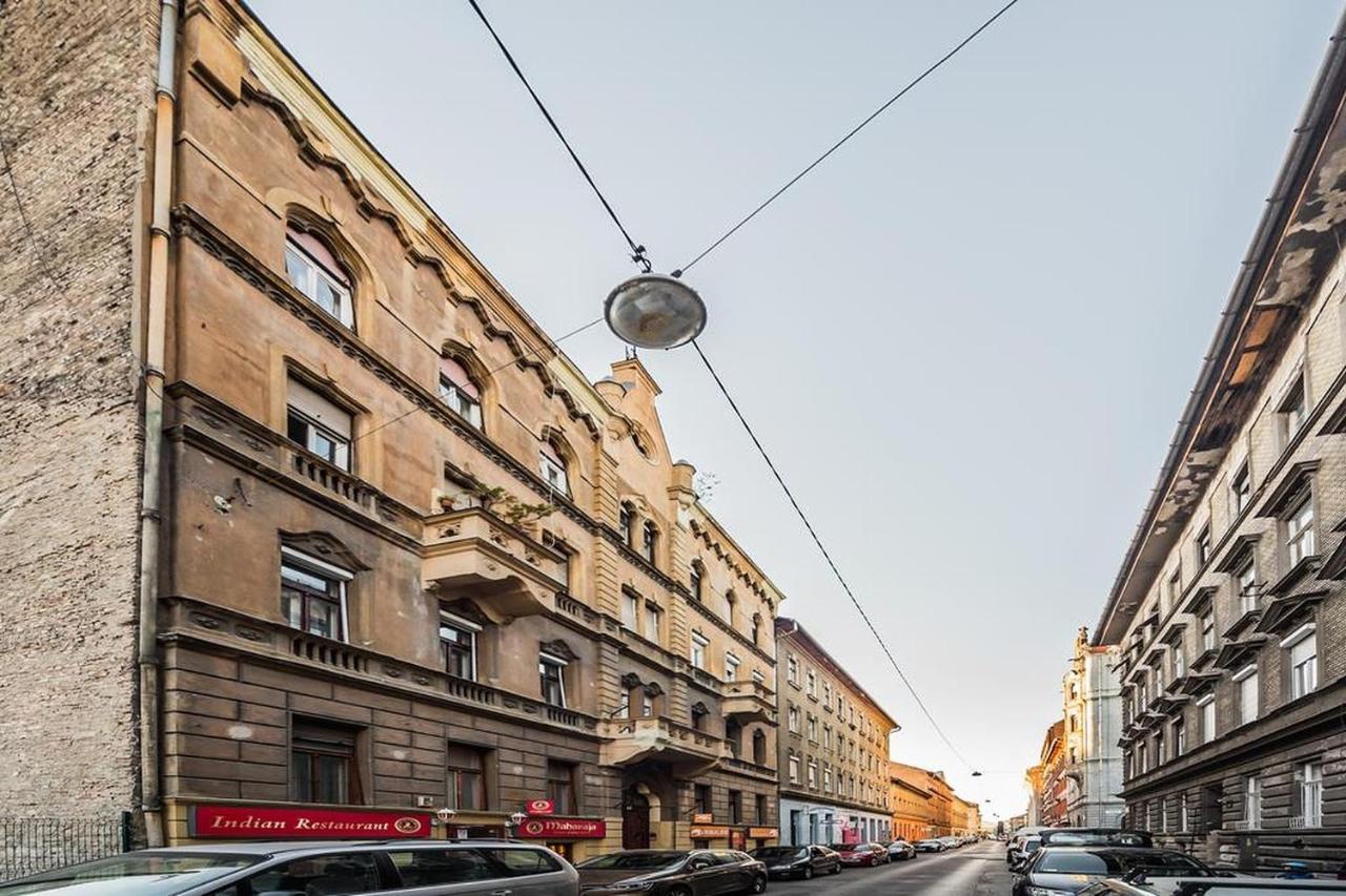 Cozy & Quiet Apartment Near Kiraly Street Free Parking, Ac, Perfect For 4 Guests! Budapest Exterior photo